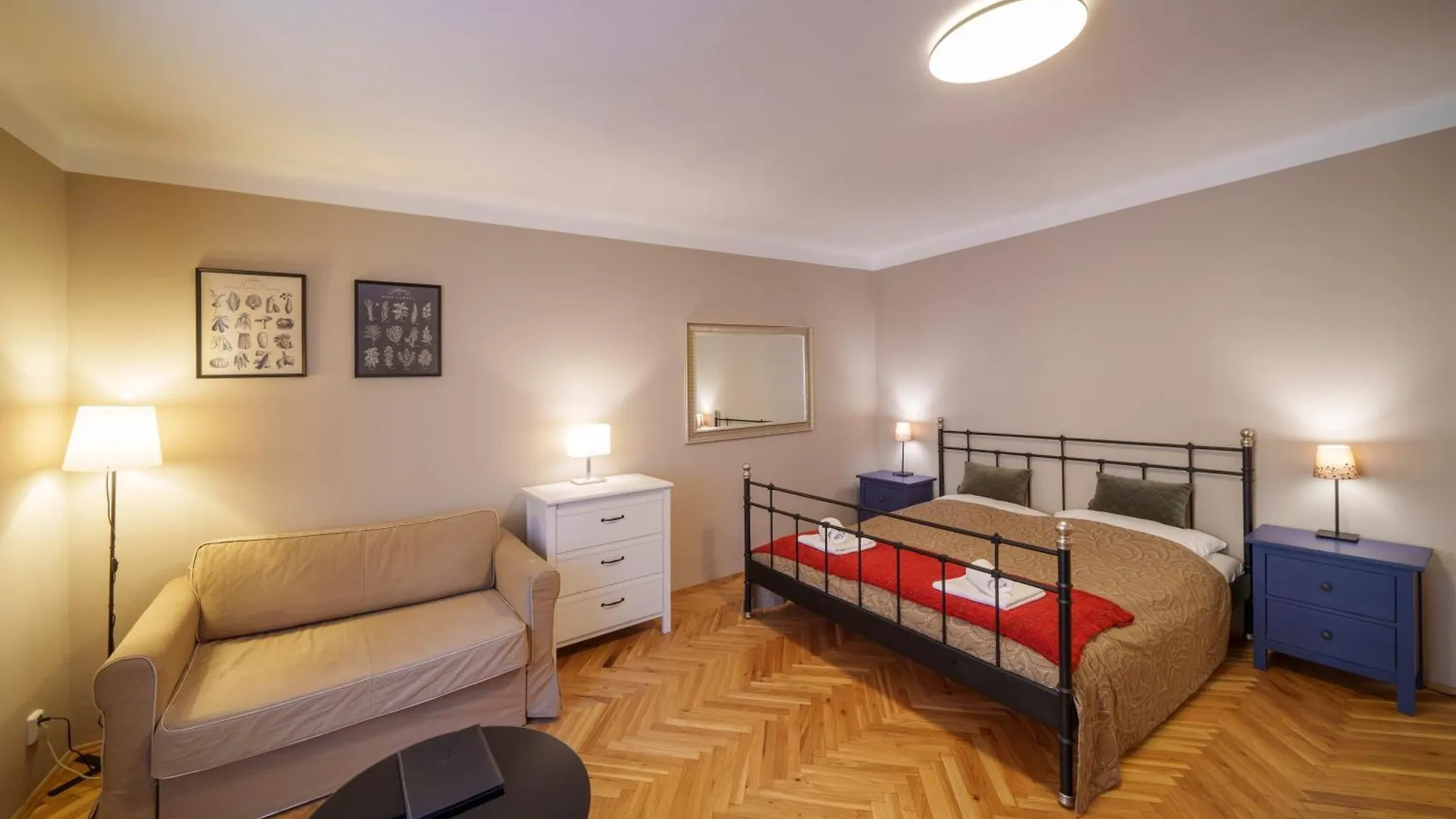 Old Town - 3 Bedroom 3 Bathroom Kitchen Prag 0*,  Tschechische Republik