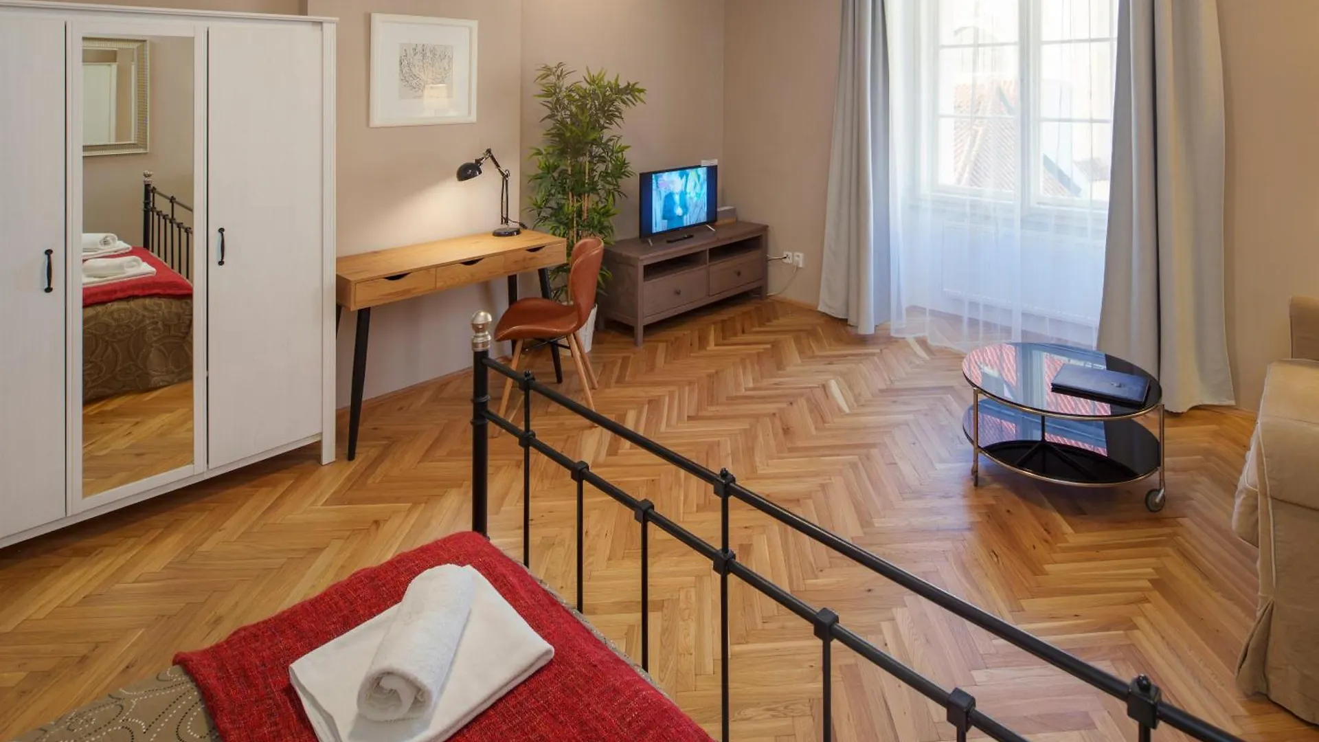 Old Town - 3 Bedroom 3 Bathroom Kitchen Prag Apartment